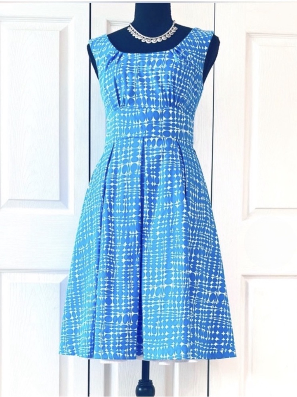 CALVIN KLEIN ~ Aqua Blue and White Sleeveless Scoop Neck Abstract Dot Dress